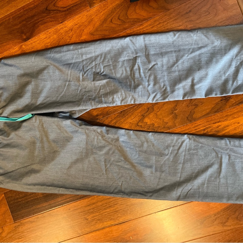 FIGS Straight Leg Scrub Pants - Heather Grey Women’s Large Tall